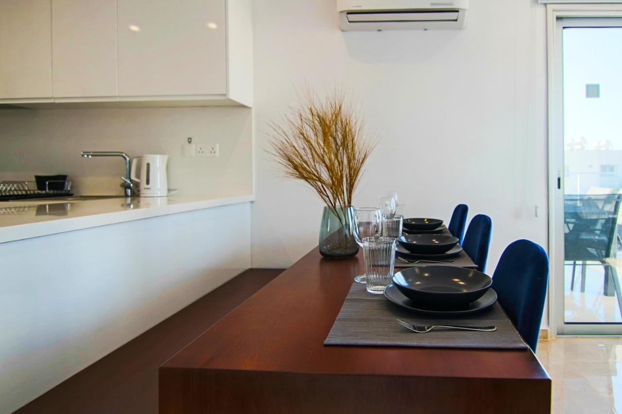 Paphos Phaedrus Living Seaside Residence Lighthouse 70 מראה חיצוני תמונה